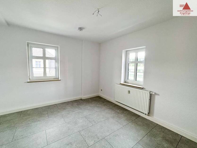 Großzügige, komplett sanierte 5-Raum-Wohnung mit zwei Bädern in Gornsdorf!!
