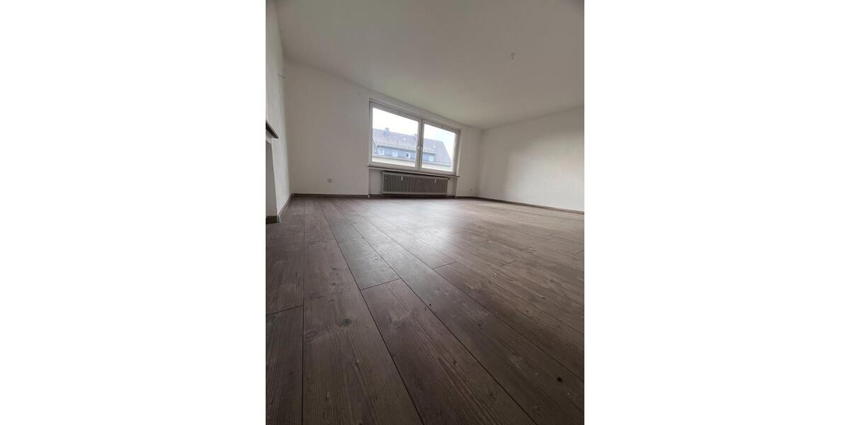 Etagenwohnung Siegen - 5 Zimmer, 111 m&sup2;, 1.150&euro; | Angebot:24752166