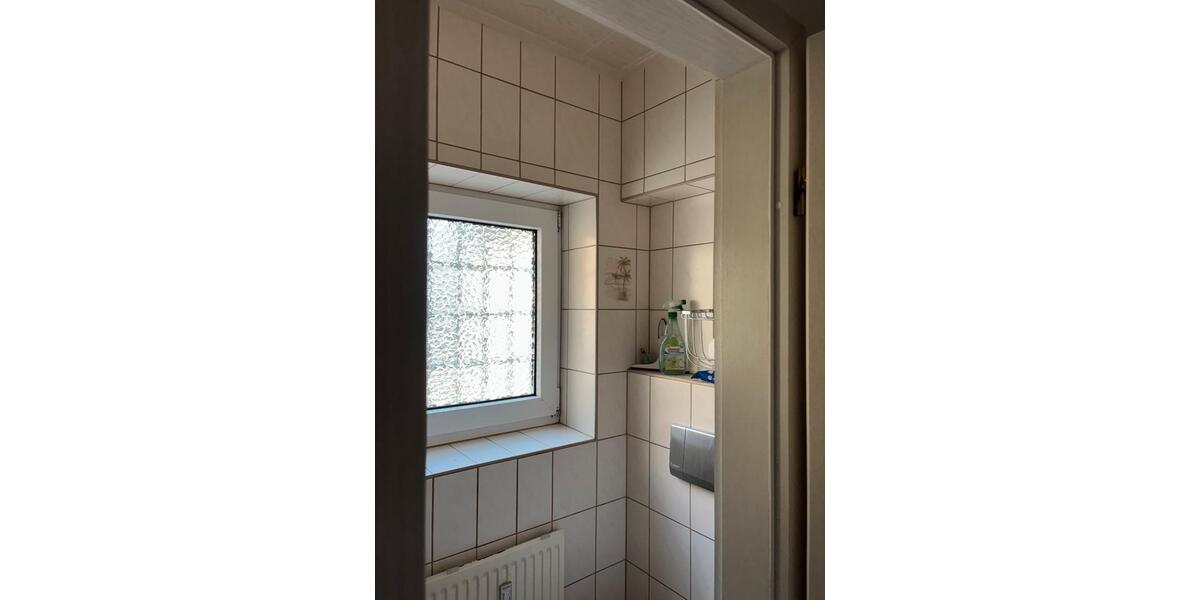 Privatvermietung 4 Raum Wohnung als freistehendes EFH in 09212 4 zimmer