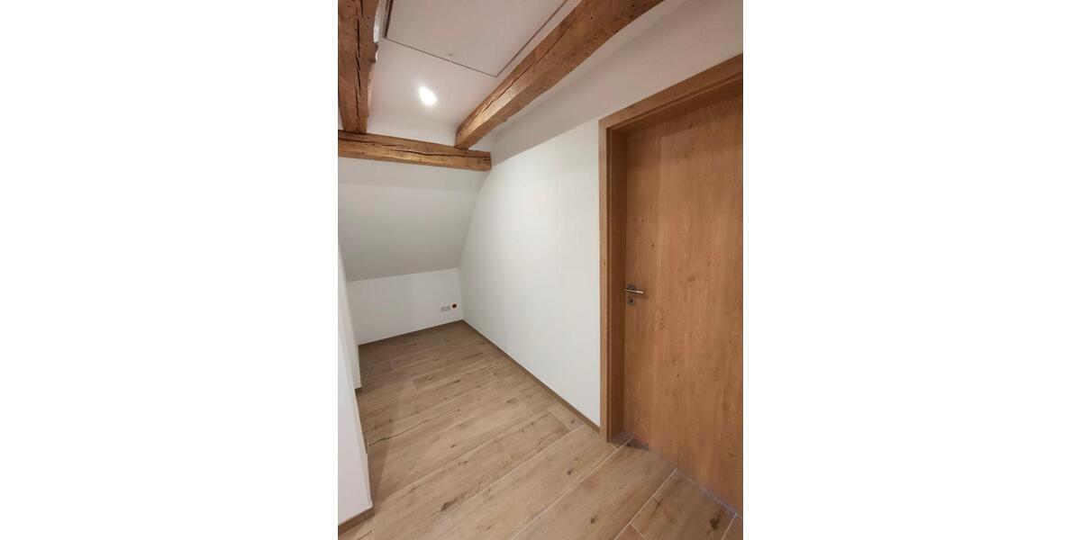 Dachgeschoßwohnung Ebersbach-Neugersdorf Neugersdorf - 2 Zimmer, 90 m&sup2;, 800&euro; | Angebot:25710535