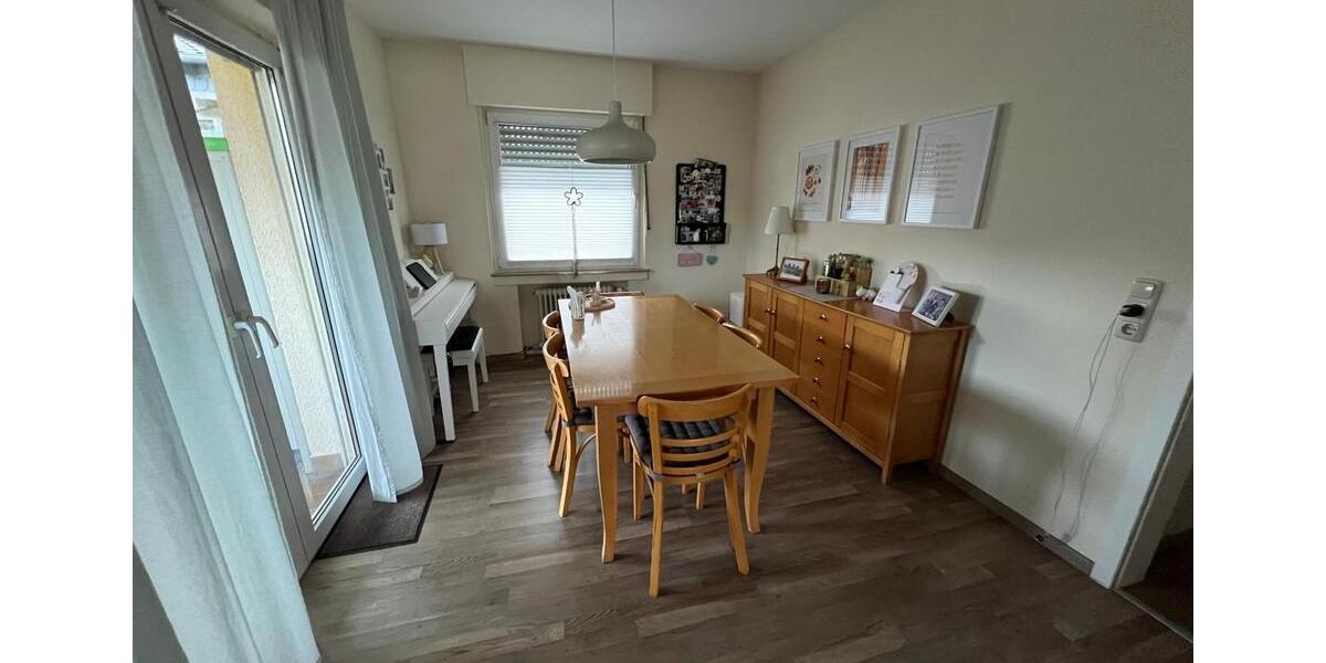 Etagenwohnung Herborn - 3 Zimmer, 84 m&sup2;, 800&euro; | Angebot:26286542