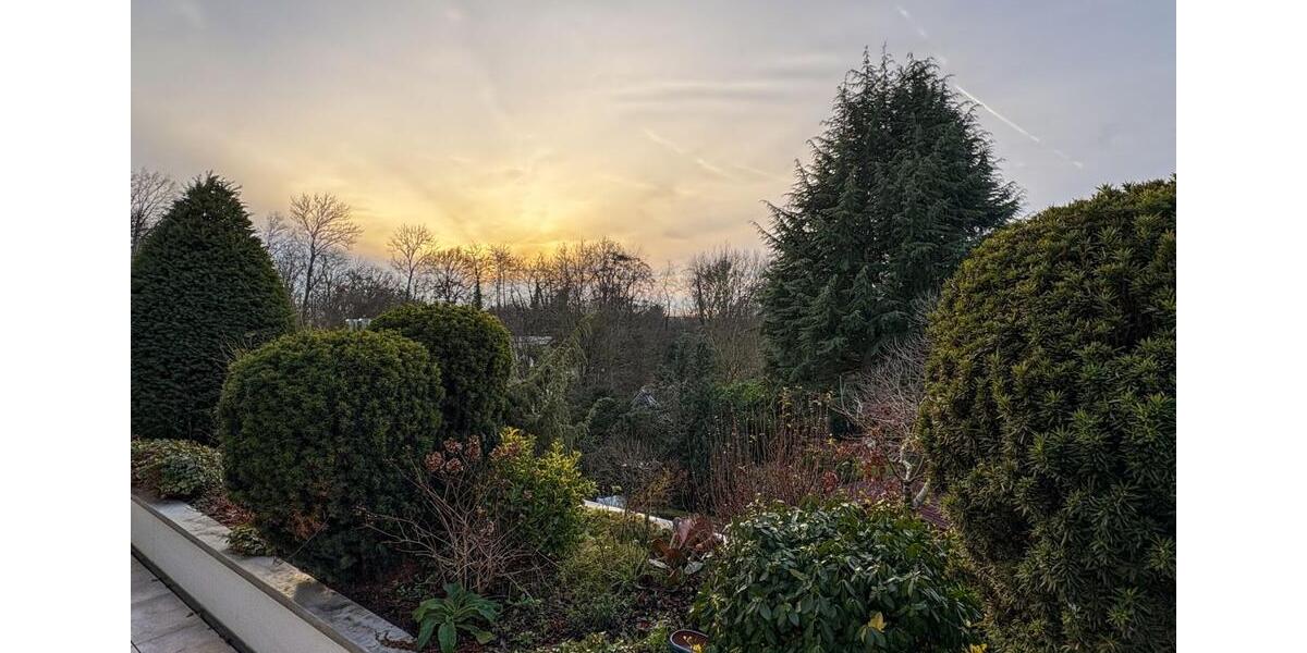 Etagenwohnung Friedrichsdorf - 5 Zimmer, 180 m&sup2;, 2.149&euro; | Angebot:26003346