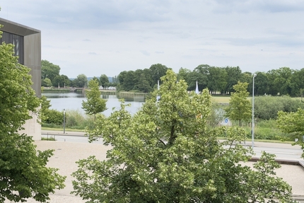Repräsentatives Wohnen am Schlossgarten: Frisch renoviert & voller Wärme - Wohnung Schwerin Feldstadt | Angebot:26828118