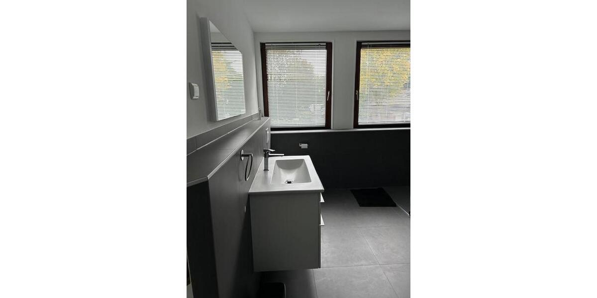Wohnen auf Zeit Neuss Gnadental - 2 Zimmer, 85 m&sup2;, 2.180&euro; | Angebot:25437132