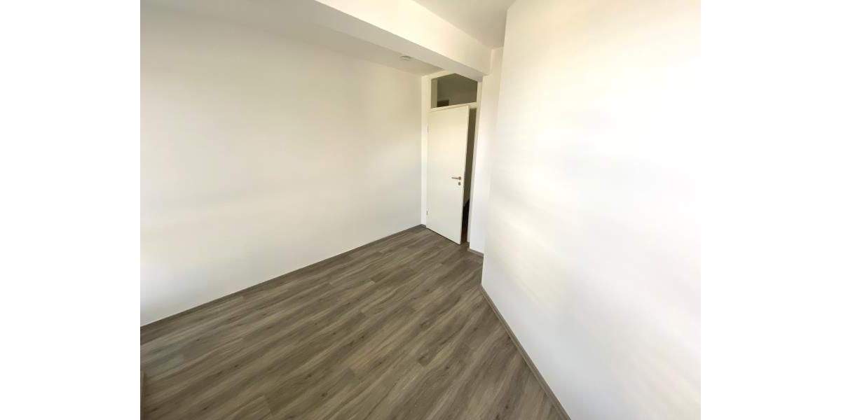 Etagenwohnung Plauen Südvorstadt - 3 Zimmer, 83 m&sup2;, 510&euro; | Angebot:25819924