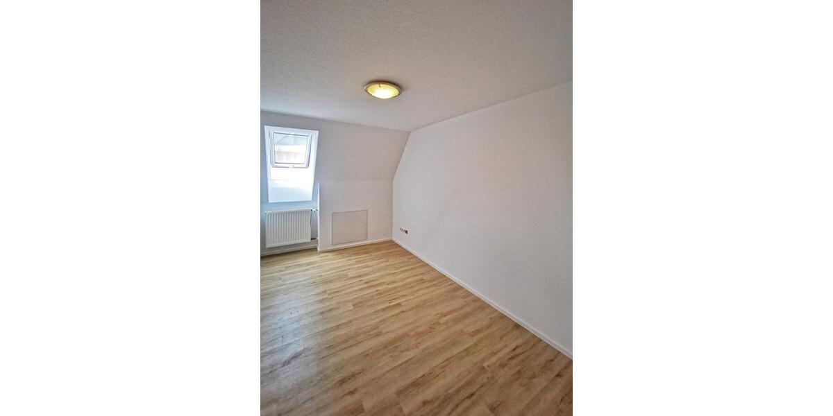 Dachgeschoßwohnung Hartheim am Rhein - 4 Zimmer, 132 m&sup2;, 1.520&euro; | Angebot:26624238