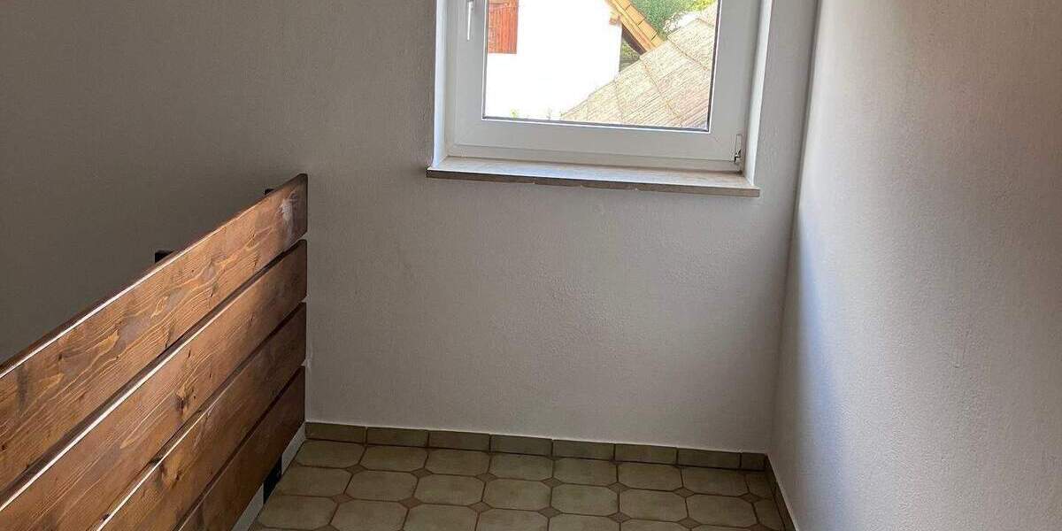 Etagenwohnung Erlangen Hüttendorf - 3 Zimmer, 85 m&sup2;, 850&euro; | Angebot:24632664