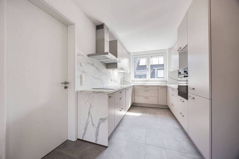 Erstbezug: Lichtdurchflutete 3-Zimmer-Wohnung im Penthouse-Stil in Bestlage von Alterlangen