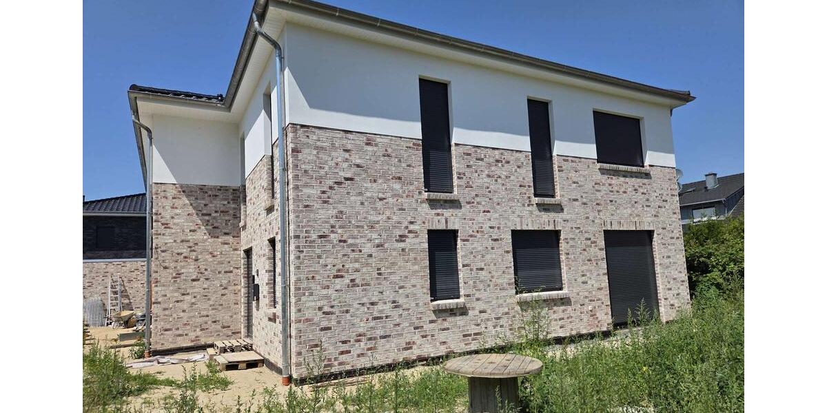 Doppelhaushälfte Bergen - 4 Zimmer, 175 m&sup2;, 2.000&euro; | Angebot:24431452