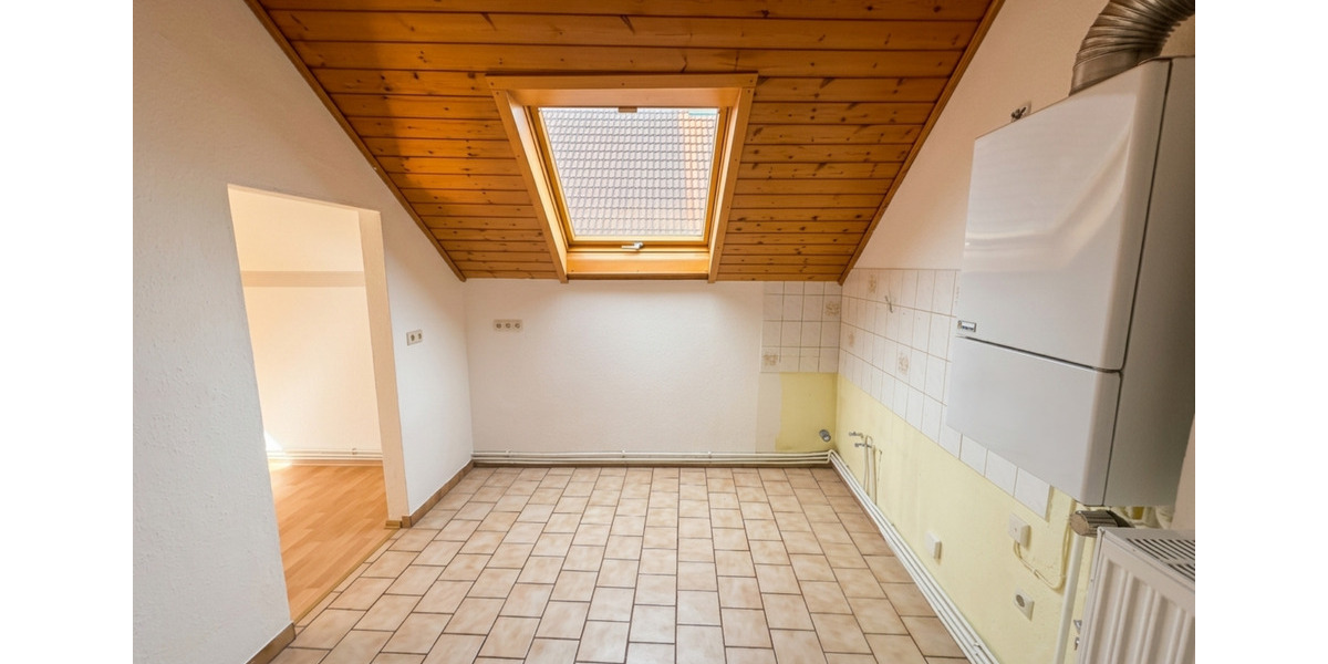 Dachgeschoßwohnung Brake (Unterweser) - 5 Zimmer, 77 m&sup2;, 600&euro; | Angebot:25654535