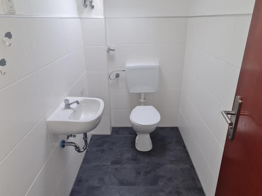 Gepflegte 4-Zimmer-Dachgeschosswohnung zu vermieten! 1Nettokaltmiete frei (2. Monat) 4 zimmer