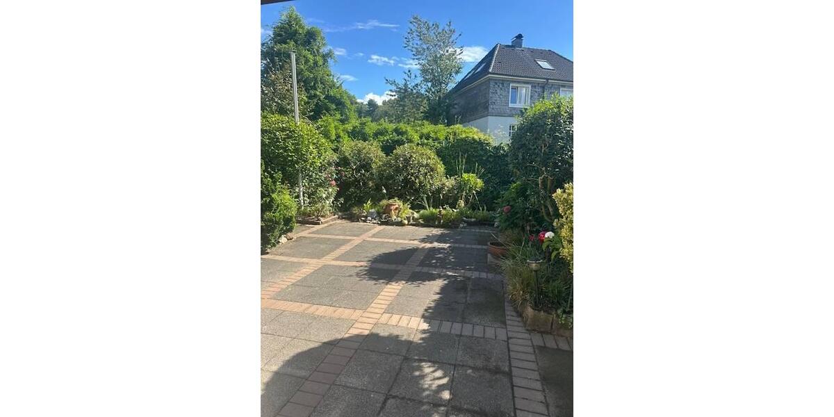 Modernes Reihenhaus in ruhiger Lage in Solingen-Gräfrath für maximal 2 Personen. 3 zimmer