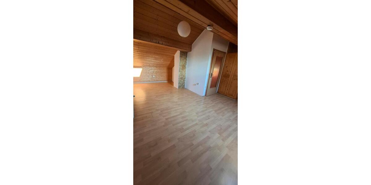 Dachgeschoßwohnung Cham - 2 Zimmer, 60 m&sup2;, 480&euro; | Angebot:25833077