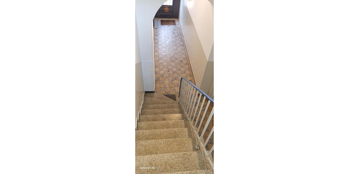 Dachgeschoßwohnung Krefeld - 2 Zimmer, 40 m&sup2;, 350&euro; | Angebot:24813259