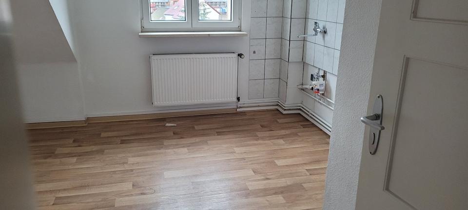 Dachgeschoßwohnung Eisenach - 4 Zimmer, 80 m&sup2;, 425&euro; | Angebot:26503634