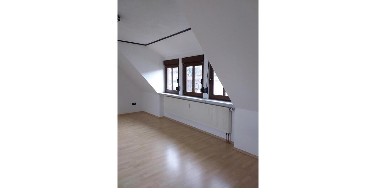 Dachgeschoßwohnung Bechhofen - 4 Zimmer, 114 m&sup2;, 700&euro; | Angebot:25978856