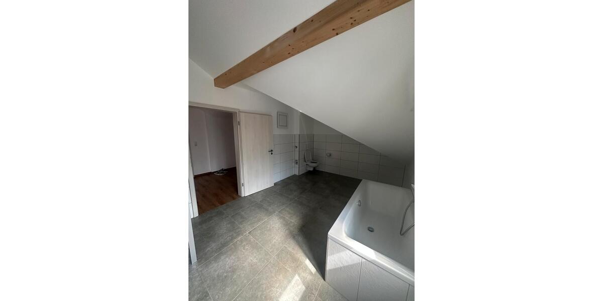 Maisonettenwohnung Landau an der Isar - 4 Zimmer, 130 m&sup2;, 1.150&euro; | Angebot:26039870