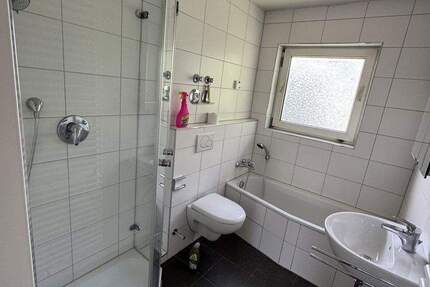 3ZKB frisch gestrichen, Balkon, Garage, in gepflegtem Mehrfamilienhaus 3 zimmer