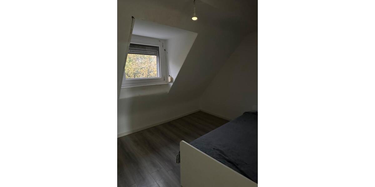 Dachgeschoßwohnung Völklingen - 6 Zimmer, 110 m&sup2;, 800&euro; | Angebot:25760210