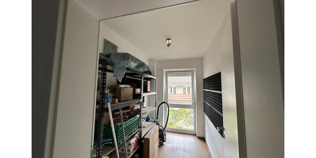 Komfort und niedrige Nebenkosten: Fußbodenheizung, Walkin-Bad, LAN, Sat, Lüftung, EEK A, Balkon 2 zimmer