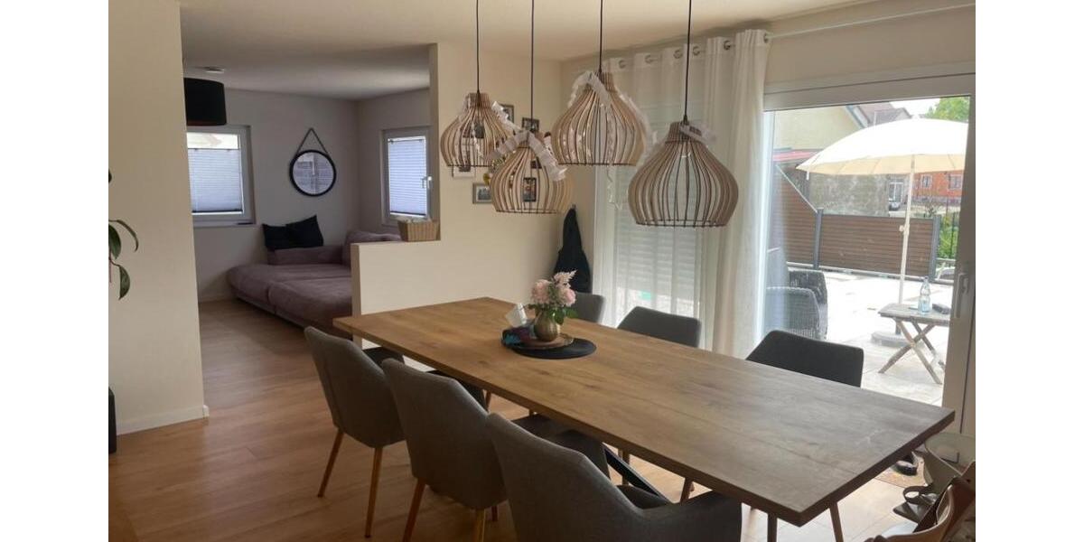Modernes Einfamilienhaus mit Garten in Meßstetten-Heinstetten 6.5 zimmer