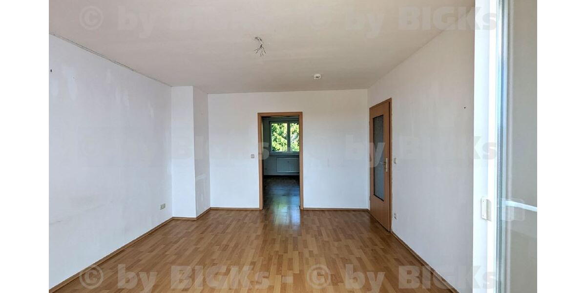BIGKs - Suhl-Leninring: FREIE AUSSICHT - 3 Raum Wohnung Suhl,sep.Küche,Dusch-Wannenbad, Balkon (-;) - Etagenwohnung Suhl Suhl Friedrich-Wolf-Straße | Angebot:25045621