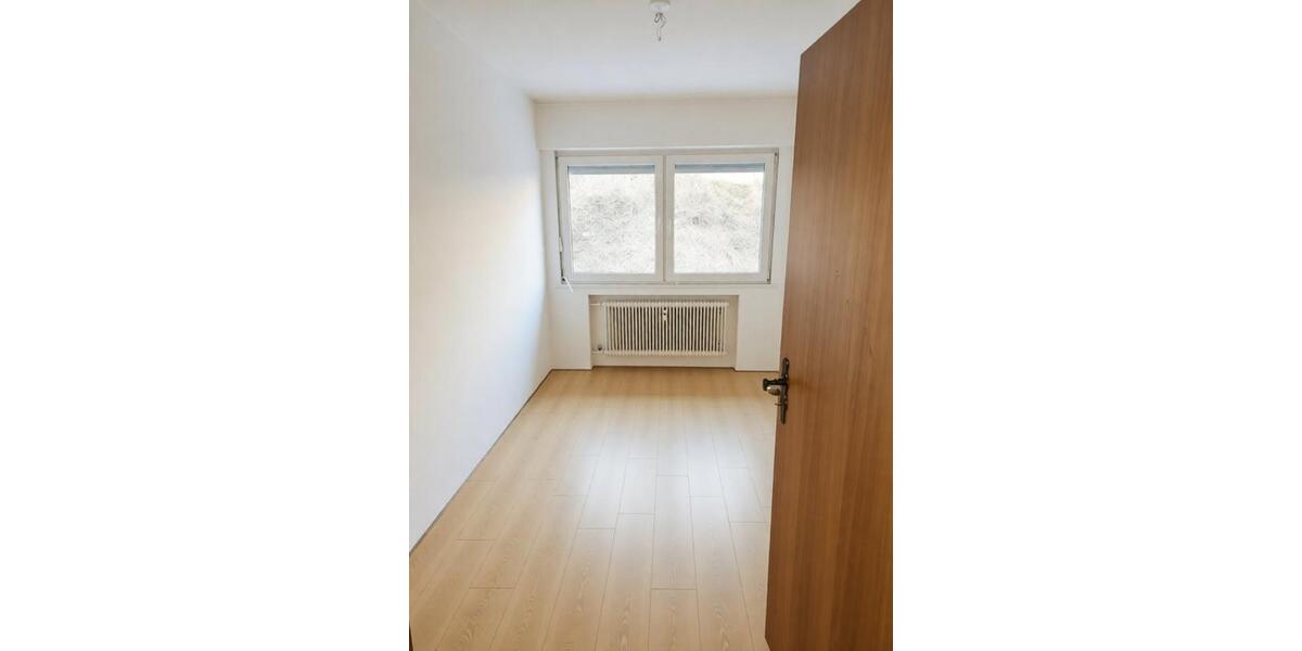 Etagenwohnung Reichshof - 3 Zimmer, 84 m&sup2;, 750&euro; | Angebot:25690778
