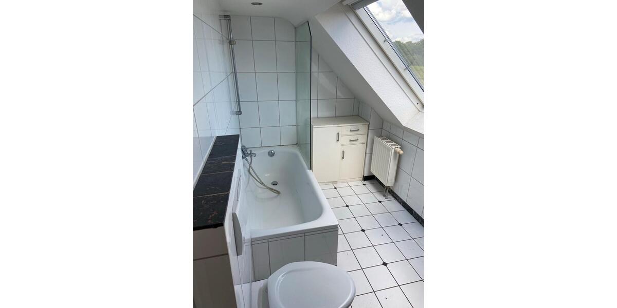 Dachgeschoßwohnung Mönchengladbach Ost - 1 Zimmer, 45 m&sup2;, 600&euro; | Angebot:26631245