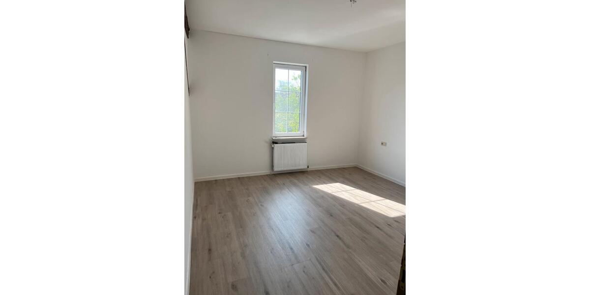 Etagenwohnung Ilsfeld - 4 Zimmer, 94 m&sup2;, 1.100&euro; | Angebot:24732670