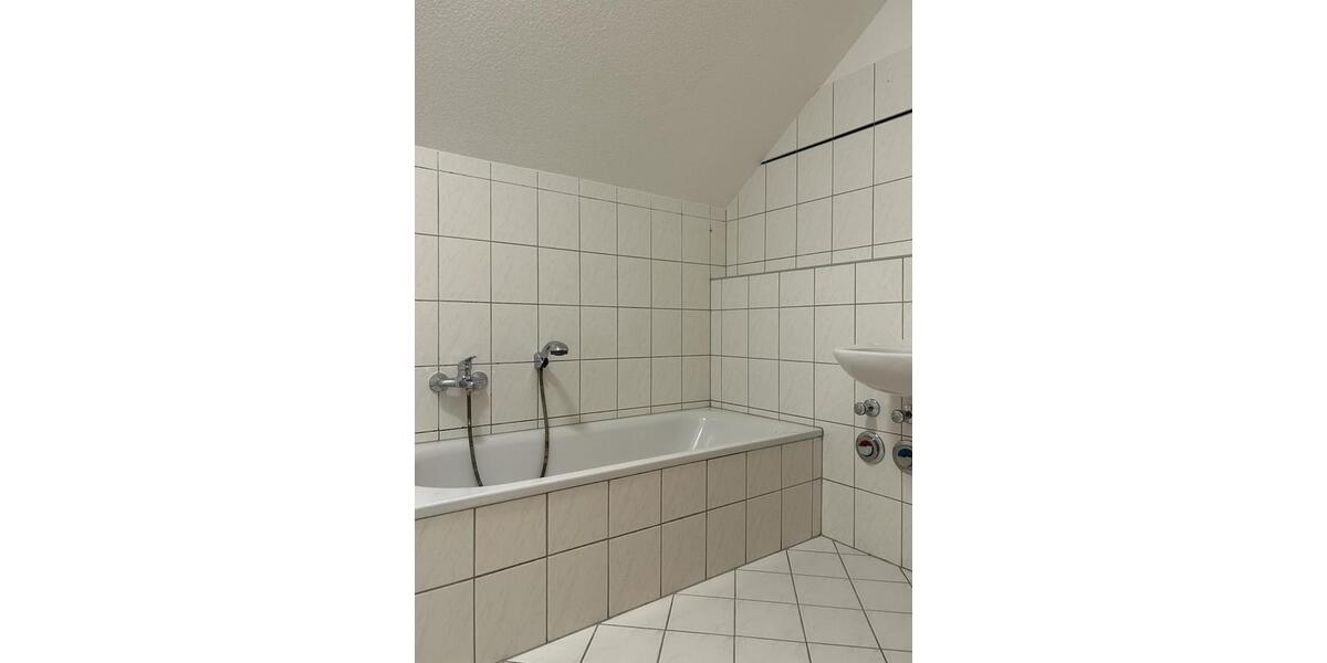 Etagenwohnung Zella-Mehlis Mehlis - 3 Zimmer, 75 m&sup2;, 475&euro; | Angebot:24804670