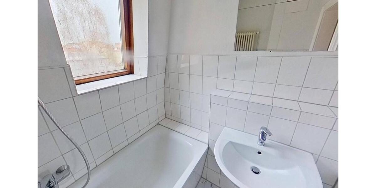 Dachgeschoßwohnung Weimar - 2 Zimmer, 44 m&sup2;, 369&euro; | Angebot:26003720