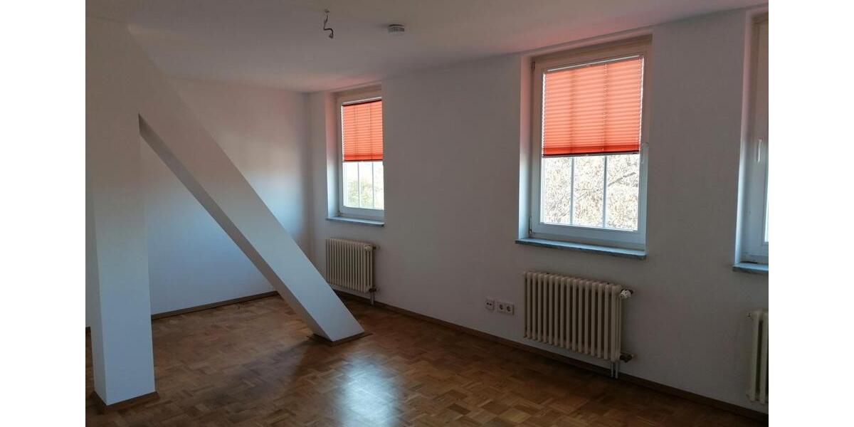 Dachgeschoßwohnung Sangerhausen - 2 Zimmer, 73 m&sup2;, 500&euro; | Angebot:26476536