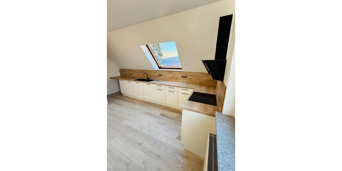 Dachgeschoßwohnung Albersdorf - 2.5 Zimmer, 91 m&sup2;, 895&euro; | Angebot:25996078