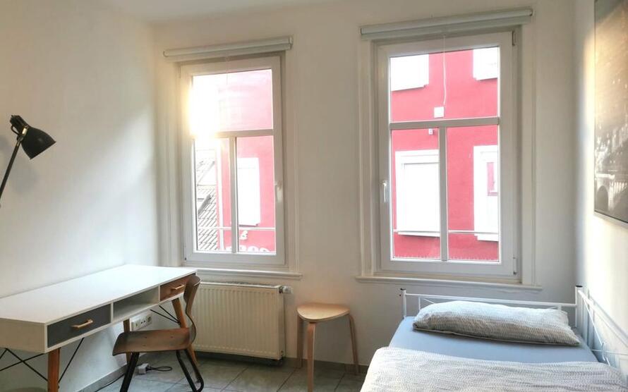 GästeZimmer mit Wlan, Gästeküche, EtagenDuscheWc, Waschmaschine