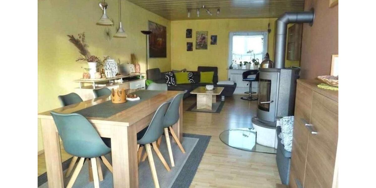 Reihenhaus Zeil am Main - 7 Zimmer, 135 m&sup2;, 1.200&euro; | Angebot:26232281