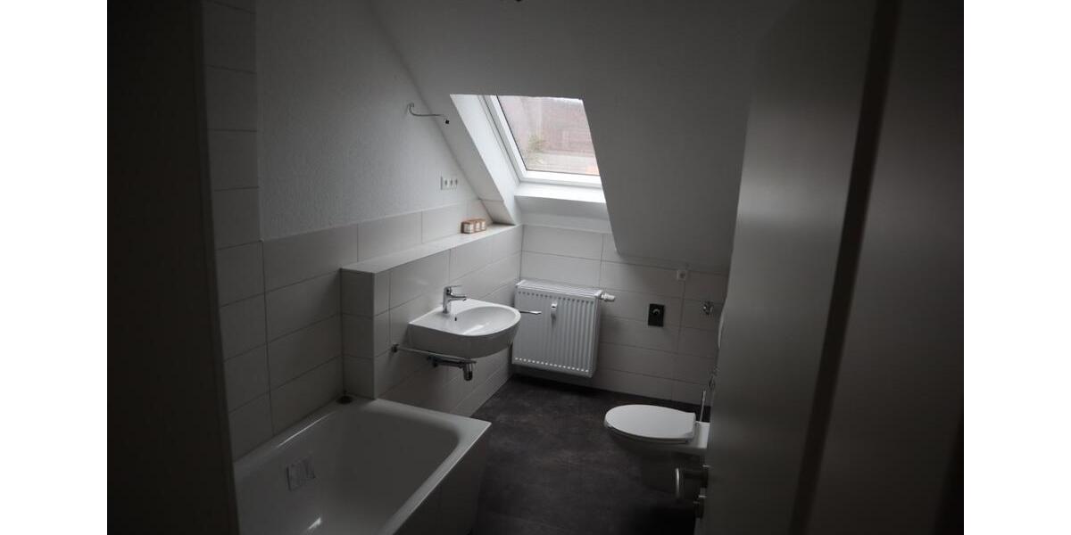 Dachgeschoßwohnung Thale - 5 Zimmer, 100 m&sup2;, 600&euro; | Angebot:25055379