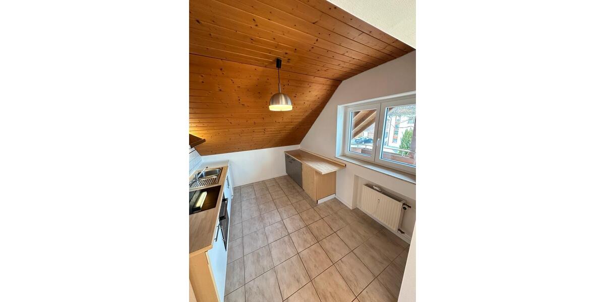 Dachgeschoßwohnung Ulm Donautal - 2.5 Zimmer, 100 m&sup2;, 1.000&euro; | Angebot:26326748