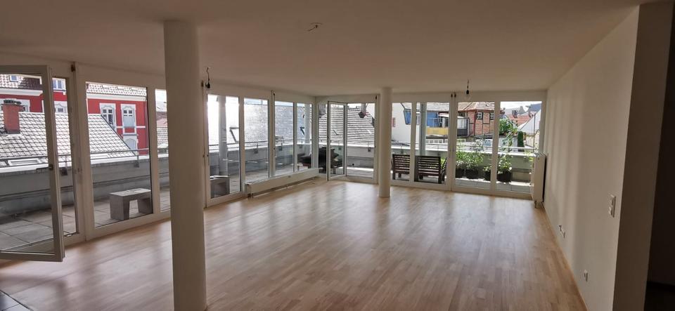 Etagenwohnung Lörrach - 4 Zimmer, 144 m&sup2;, 1.950&euro; | Angebot:26577763