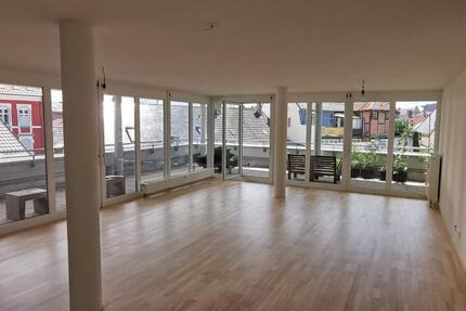 Wohnung Lörrach - 4 Zimmer, 144 m&sup2;, 1.950&euro; | Angebot:26577763