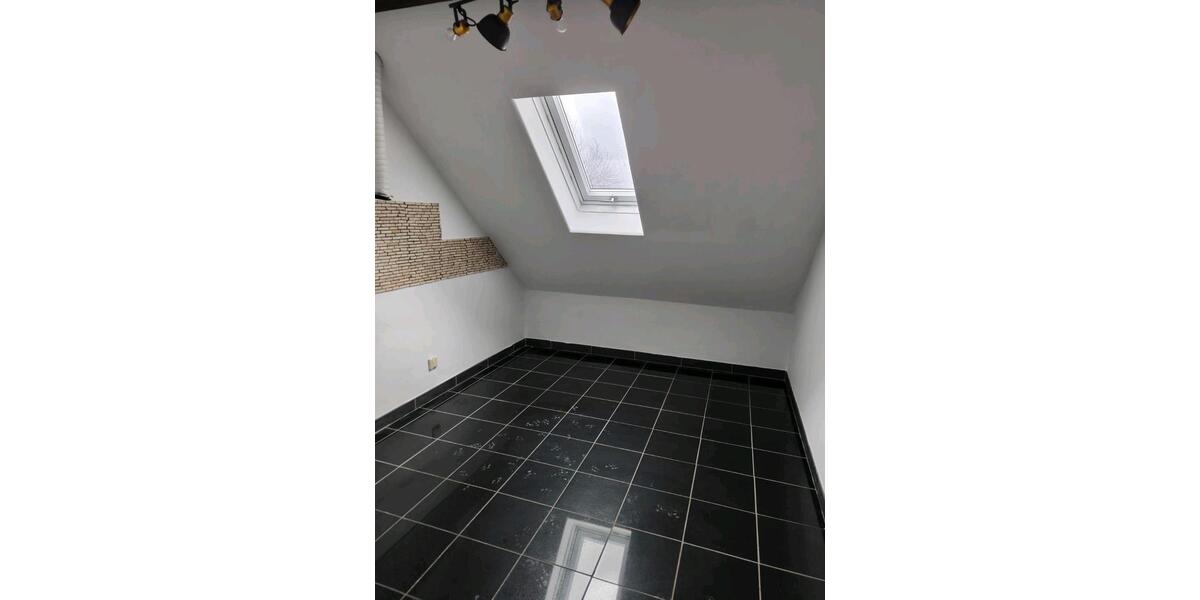 Dachgeschoßwohnung Aßlar - 3 Zimmer, 75 m&sup2;, 1.080&euro; | Angebot:25163645