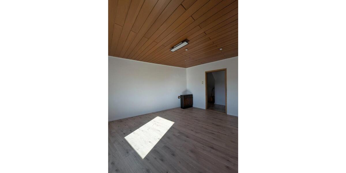Dachgeschoßwohnung Hof Christiansreuth - 3 Zimmer, 87 m&sup2;, 544&euro; | Angebot:26648179