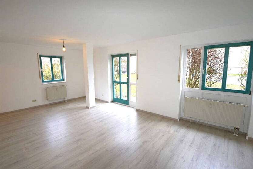 Ideal als erste eigene Wohnung oder als ZweitWohnung: Apartment mit Terrasse, EBK und Stellplatz in Dörfles