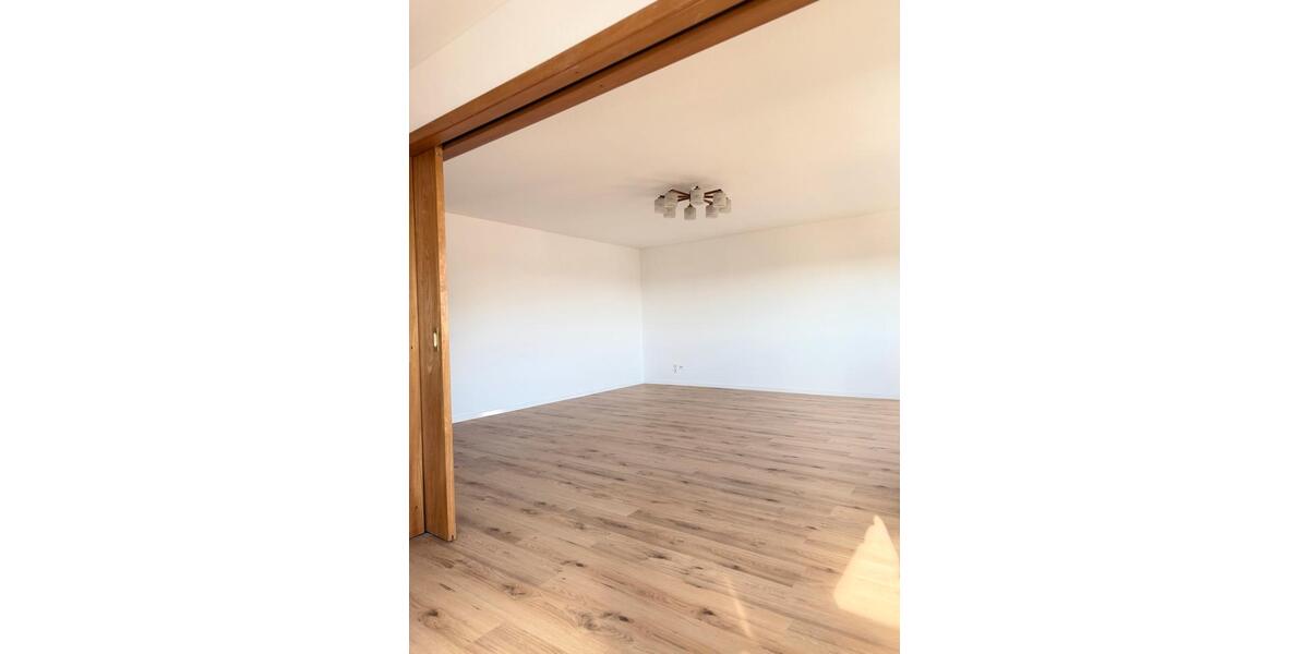 Etagenwohnung Rutesheim - 5 Zimmer, 123 m&sup2;, 1.250&euro; | Angebot:26007794