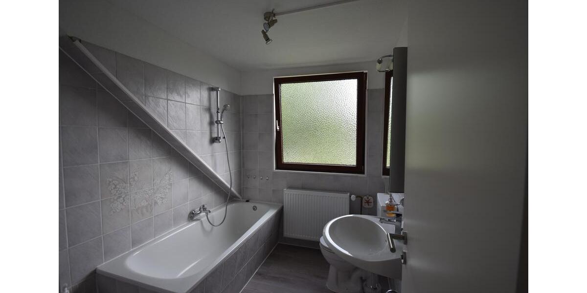 Dachgeschoßwohnung Barmstedt - 3 Zimmer, 64 m&sup2;, 930&euro; | Angebot:26652142