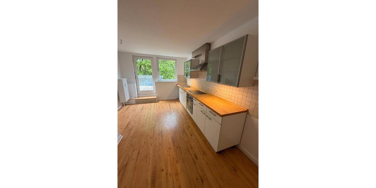 Dachgeschoßwohnung Kiel - 4 Zimmer, 127 m&sup2;, 1.490&euro; | Angebot:26625648