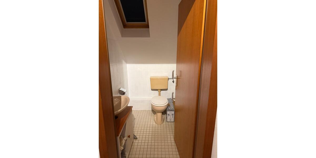 Etagenwohnung Hennef (Sieg) - 3 Zimmer, 92 m&sup2;, 1.250&euro; | Angebot:25935304