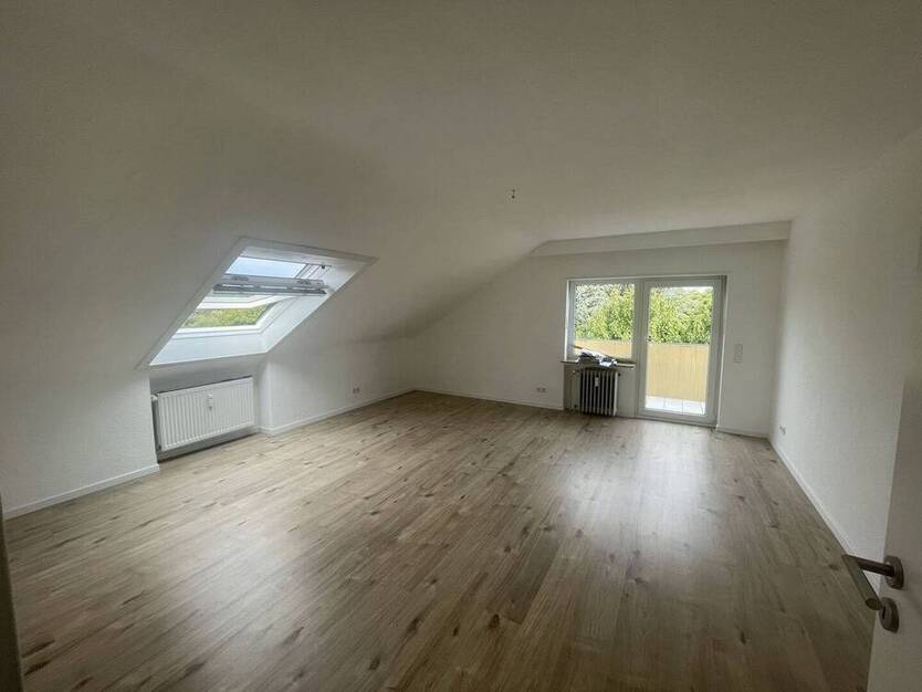 Studenten aufgepasst: Helles WG-Zimmer in frisch renovierter 2er-WG, ab 15.09. bezugsfrei