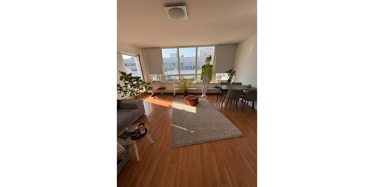 Dachgeschoßwohnung Köln - 2 Zimmer, 37 m&sup2;, 900&euro; | Angebot:25718248