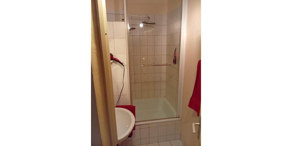 Wohnen auf Zeit Neuss Gnadental - 2 Zimmer, 35 m&sup2;, 200&euro; | Angebot:25845318