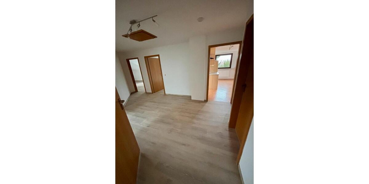 Dachgeschoßwohnung Allersberg Eismannsdorf - 3 Zimmer, 114 m&sup2;, 1.300&euro; | Angebot:24728300